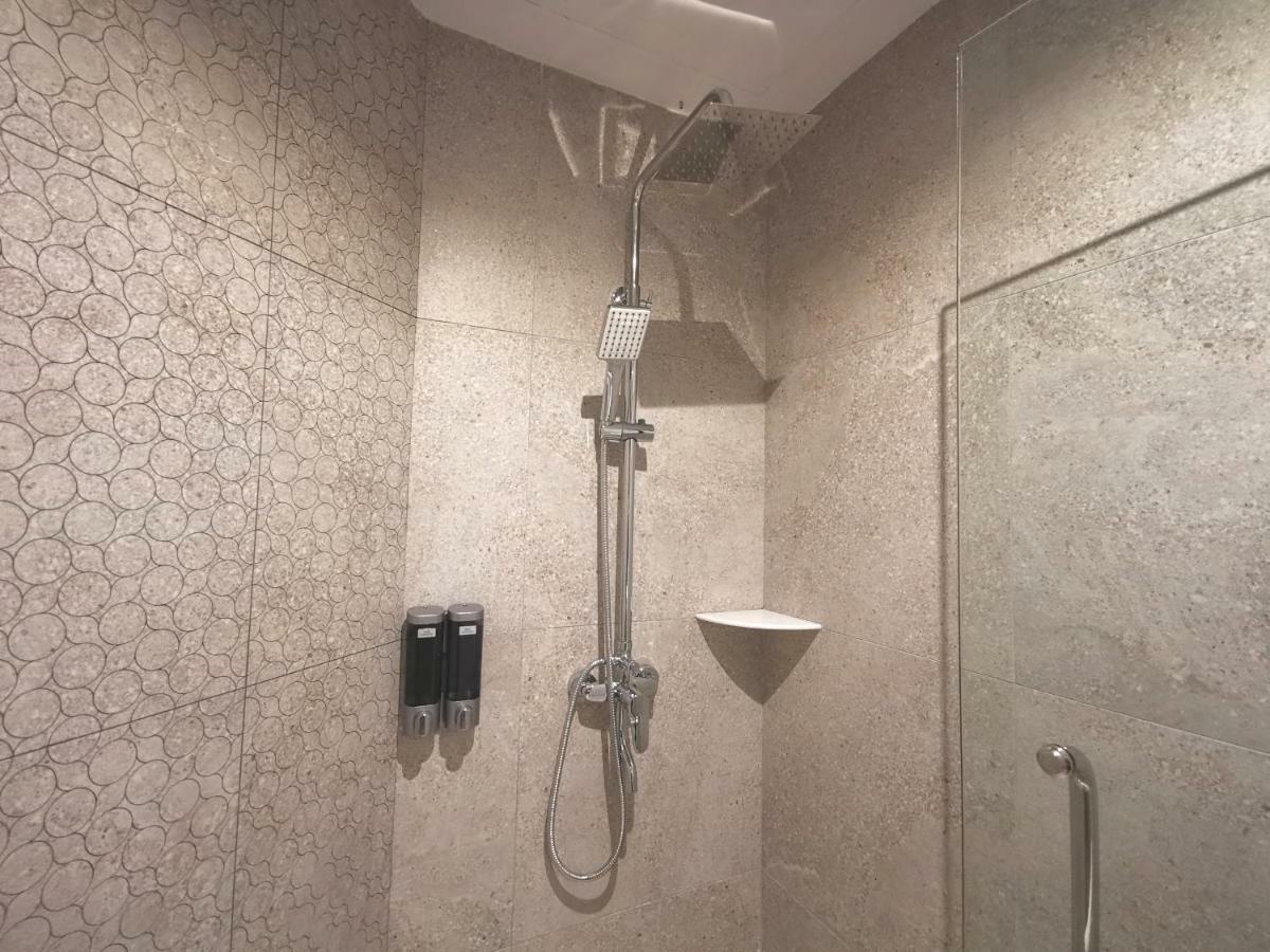 Frame Hotel Джордж Таун Екстериор снимка